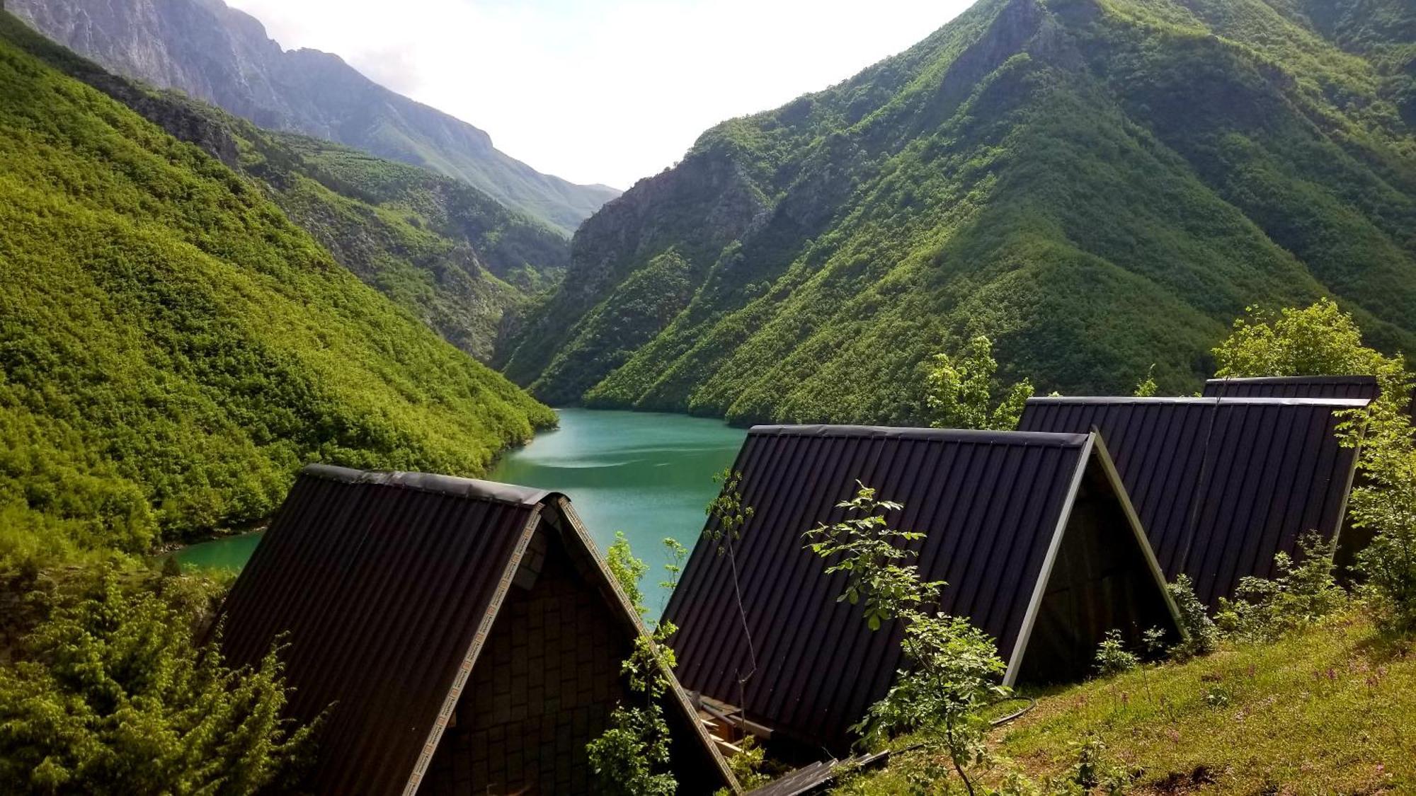 Twin Villas Komani Lake Eksteriør billede